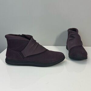 Clarks Breeze Dusk Bootie Burgundy/Maroon/Purple- Cloudsteppers Size 9